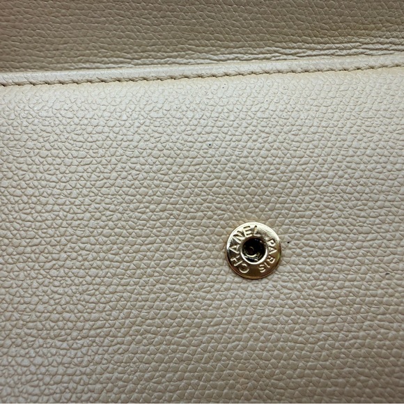 CHANEL Coco Button bi-fold long wallet - Picture 8 of 16